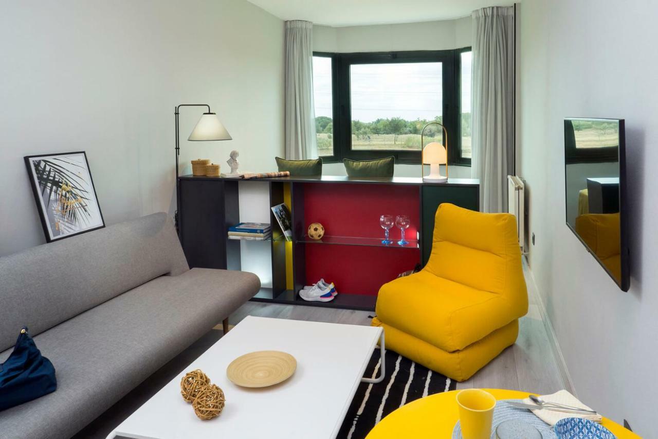 The Oliver Apartamentos Pozuelo de Alarcon Ruang foto